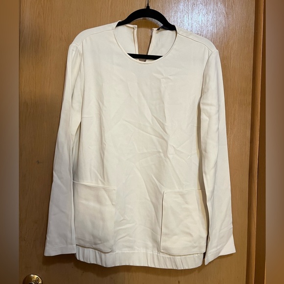 Calvin Klein Collection Tops - Calvin Klein Collection
Crew Neck Long Sleeve Sweatshirt
Size: M | US 8​​